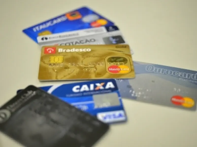 Inadimplência do consumidor cai 3,5% em julho