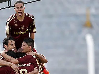 Fluminense vence Palmeiras e se consagra campeão brasileiro