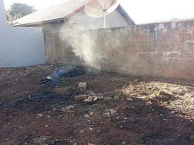 Homem é autuado por incêndio em terreno baldio pela PMA