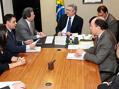 Membros das CPIs da saúde do MS apresentam prévia do diagnóstico em Brasília