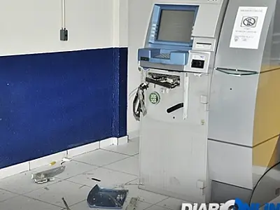 Ladrões tentam arrombar caixa eletrônico em Ladário