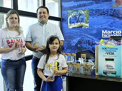 Marcio Fernandes entrega vidros para doação aos Bancos de Leite Humano de MS