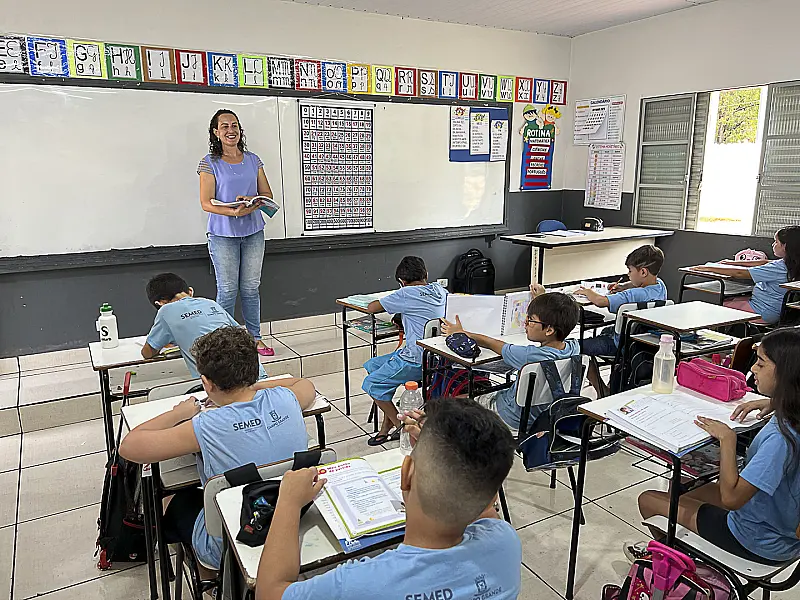 Prefeitura de Campo Grande divulga edital de concurso para 323 vagas de professores