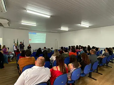 PREFEITURA PROMOVE PALESTRA DE CAPACITAÇÃO SOBRE CADASTRO ÚNICO E PROGRAMAS SOCIAIS
