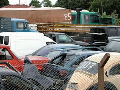 Detran realiza leilão de sucatas em Paranaíba