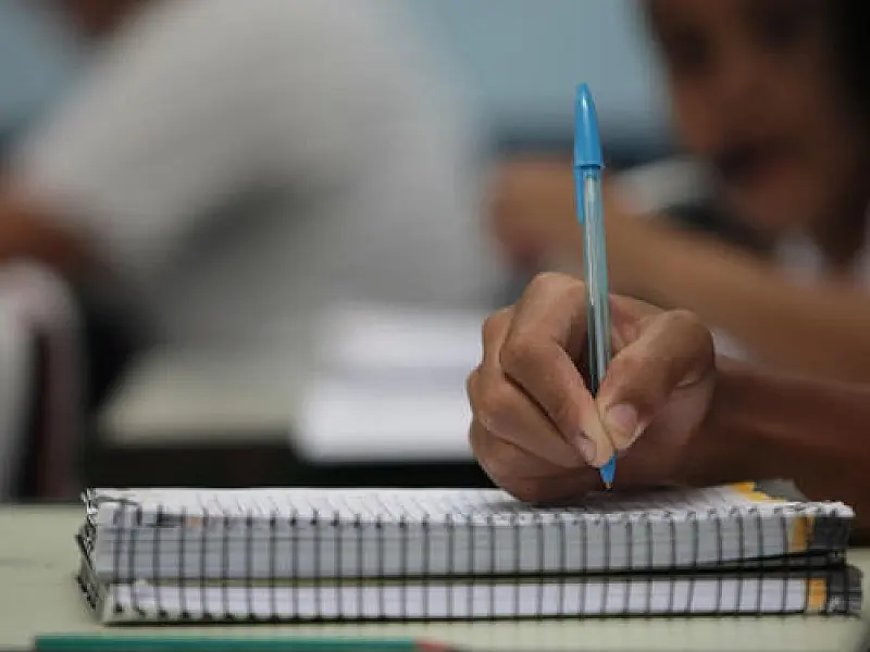 Defensoria entra com ação para que estudantes tenham direito ao ensino EJA