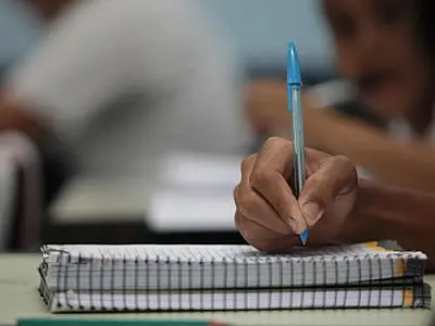 Defensoria entra com ação para que estudantes tenham direito ao ensino EJA