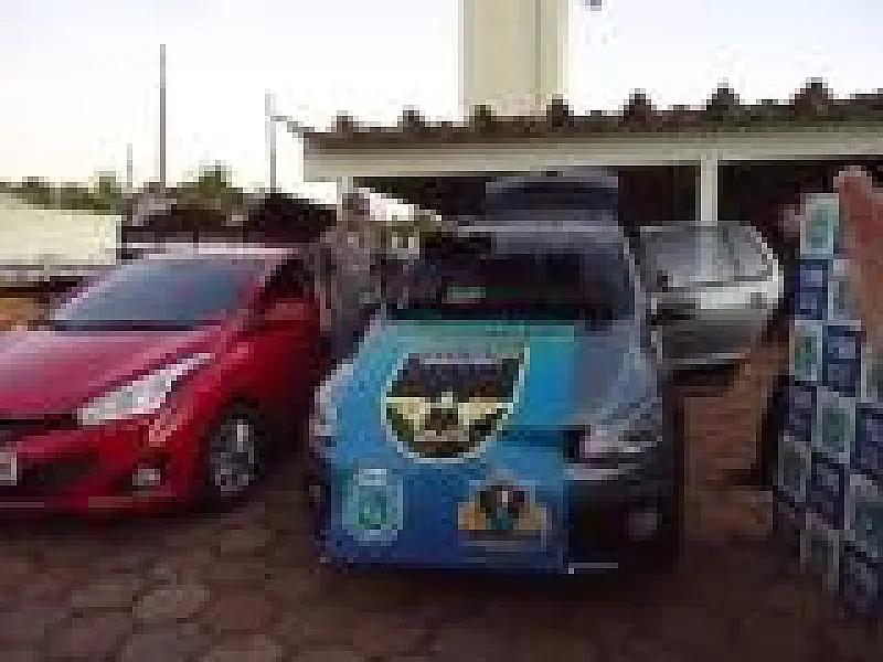 PMR e PM encontram pasta base em air bag de carro