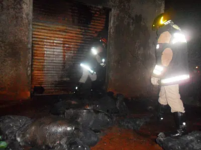 Depósito de Borracharia pega fogo em Bataguassu