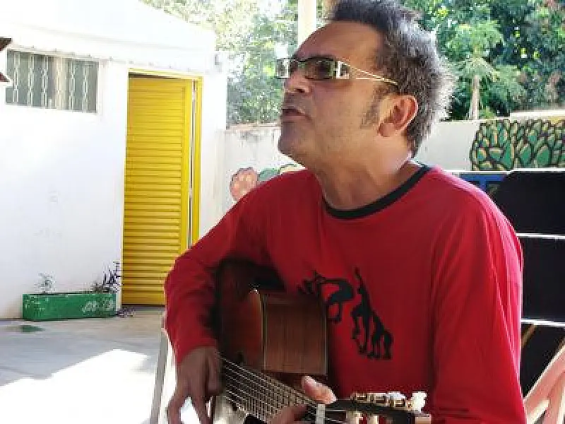 Jerry Espíndola e USK se apresentam no Som da Concha deste domingo