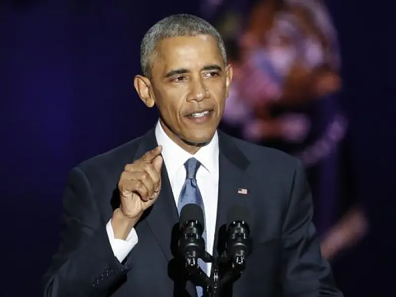 Em discurso emocionado de despedida, Obama pede união pela democracia