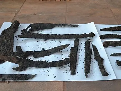 Armas antigas são encontras em prédio antigo de Caarapó