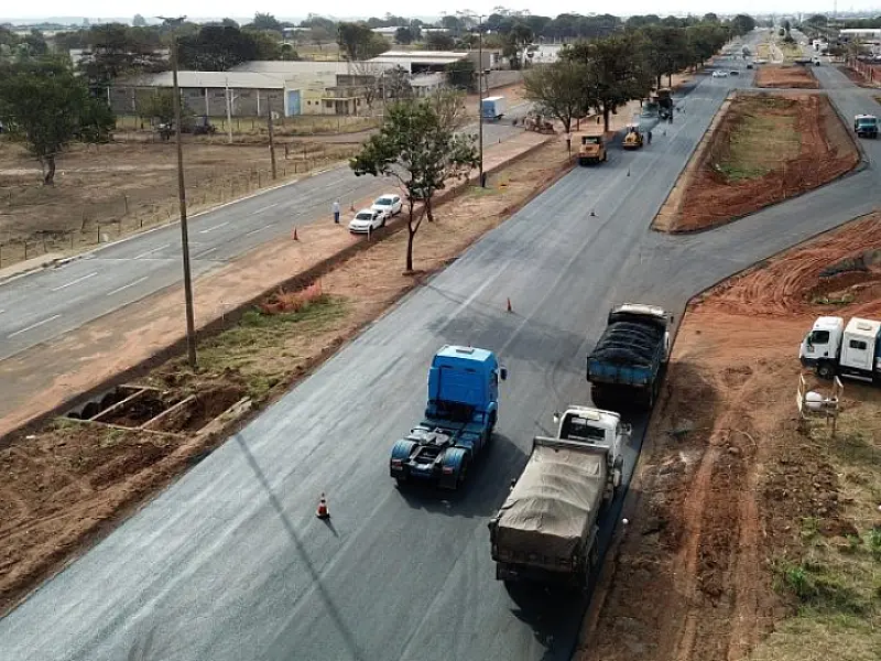 Moreninhas: obra do Governo de MS, recapeamento da avenida Gury Marques entra na fase final