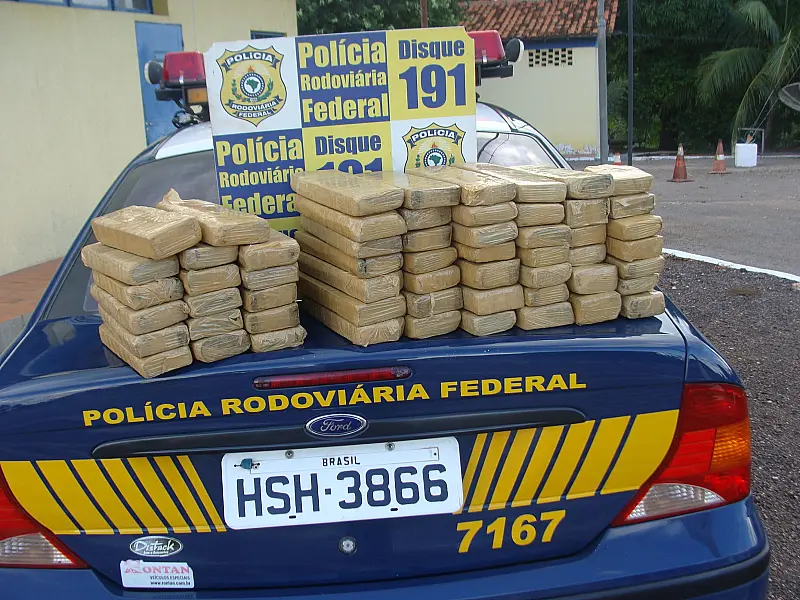 Menor de 15 anos é apreendido com 19 kg de maconha