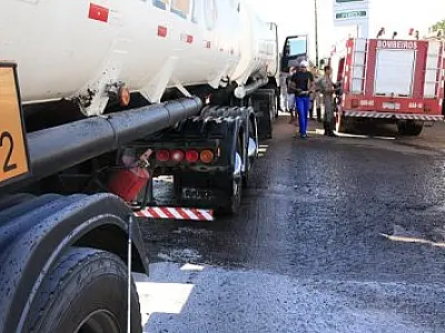 Carreta com diesel tem princípio de incêndio em Coxim
