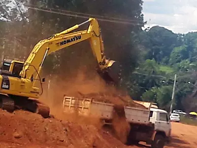 Máquinas movimentam os primeiros dias de obras na MS-357, em Ribas do Rio Pardo
