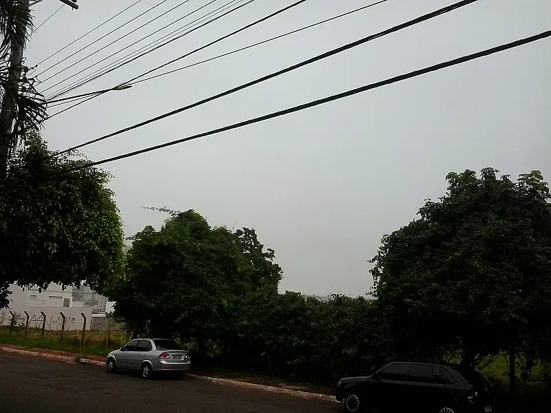 Temperatura baixa continua e terça é de céu nublado