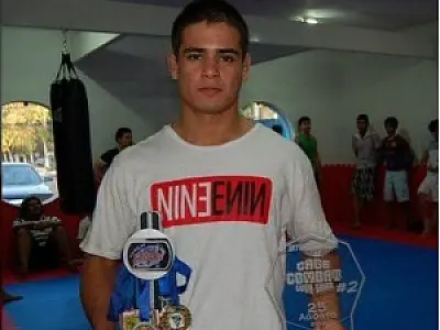Douradense encara lutador da Capital em evento de MMA