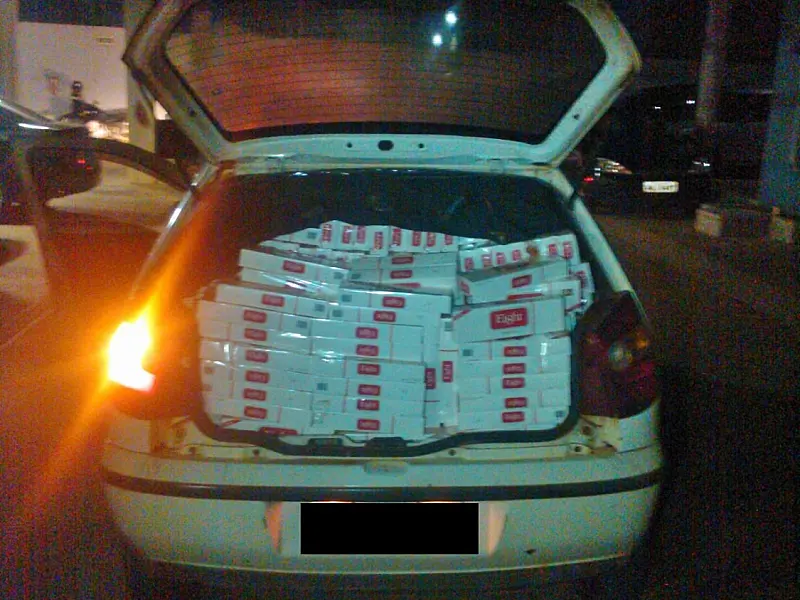 PRF prende condutor com cigarros contrabandeados em Três Lagoas