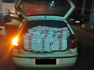 PRF prende condutor com cigarros contrabandeados em Três Lagoas