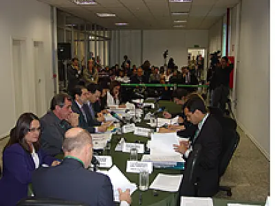 Anvisa cancela anfetamínicos e mantém sibutramina no mercado