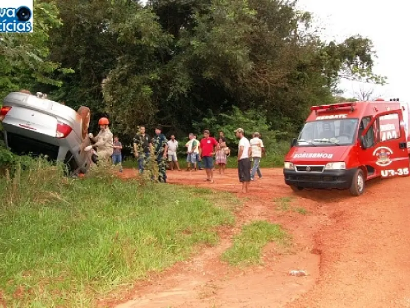 Homem morre após capotar carro em Angélica