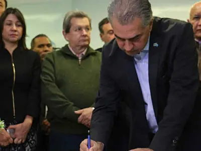 Governo inaugura 10 leitos de UTI e assina convênios para Maternidade Candido Mariano