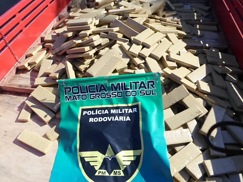 PMR apreende caminhão com mais de uma tonelada de maconha