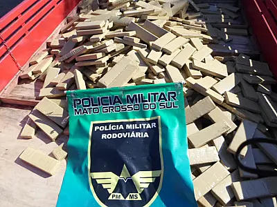 PMR apreende caminhão com mais de uma tonelada de maconha