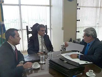 Governo do Estado garante três presídios para MS