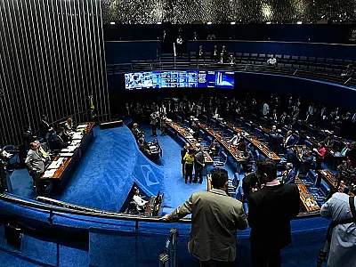 Plenário deve votar PEC da reforma da Previdência na terça