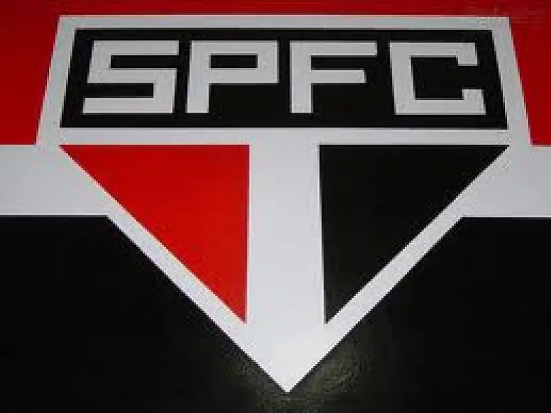 São Paulo tira invencibilidade do Atlético-MG e avança na Libertadores