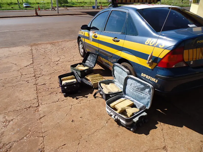 Jovens são presas transportando 50 quilos de maconha