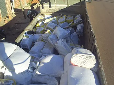 Caminhão é abandonado com quase 2 mil kg de maconha em Anastácio