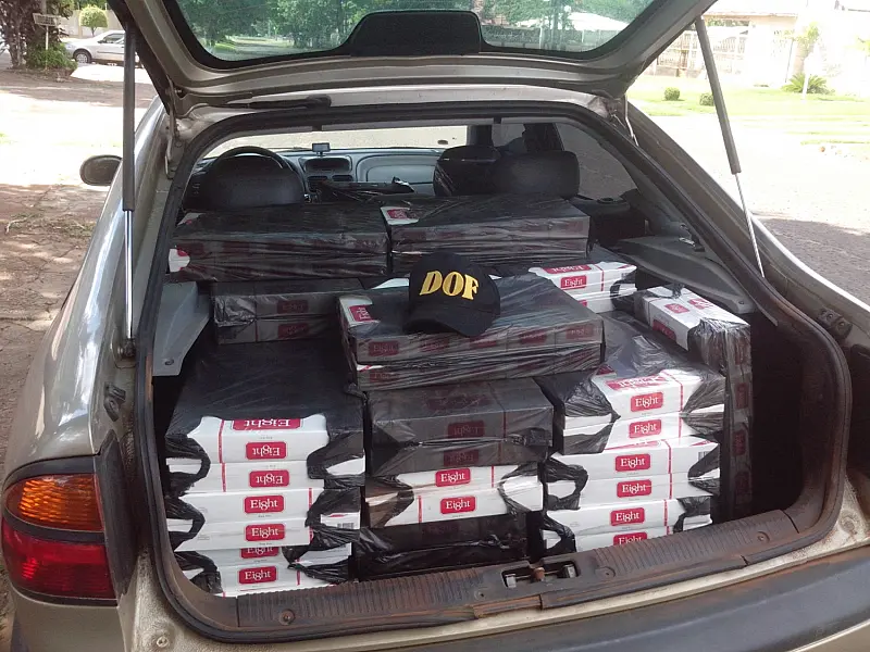 Veículo com 500 pacotes de cigarro é apreendido pelo DOF