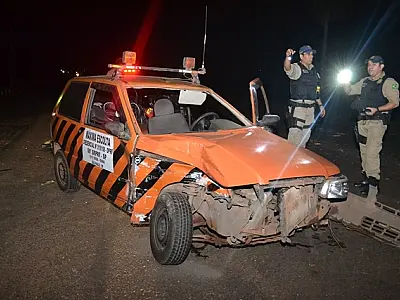 “Batedor de carga” fica gravemente ferido em colisão com carreta em Coxim