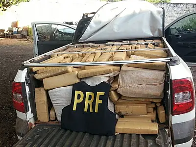 PRF apreende 702Kg de maconha em Anastácio