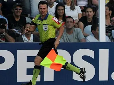 Bandeirinha que validou gol irregular do Santos contra o Corinthians foi afastado