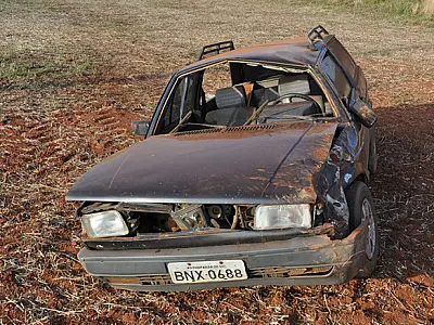 Homem dorme ao volante e sofre acidente em Chapadão do Sul