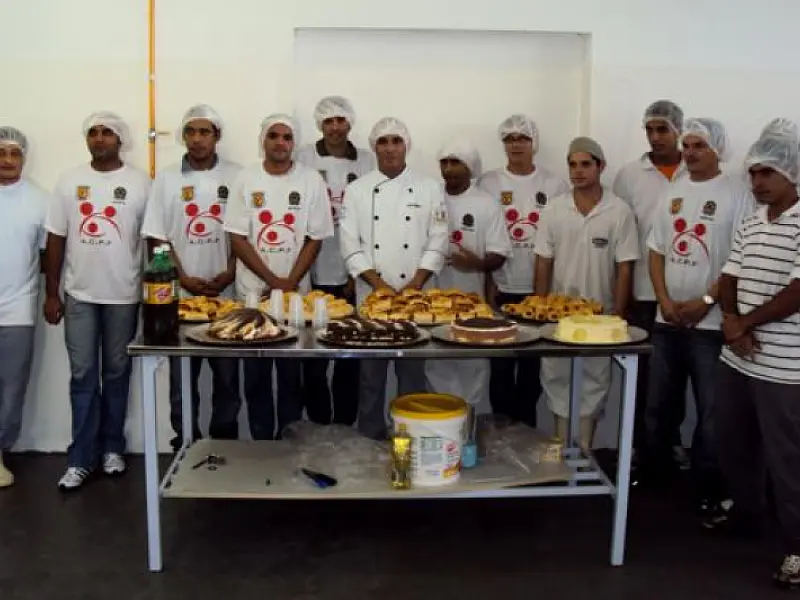 Internos do presídio estão tendo curso de padeiro e confeiteiro