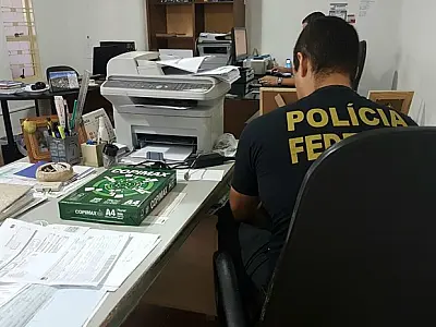 Empresários suspeitos de fraude em licitações federais são alvos da polícia