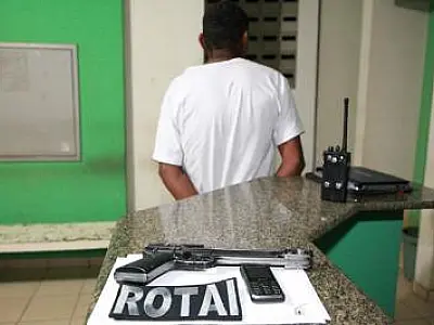 Adolescente assalta hotel em Coxim armado com pistola de brinquedo