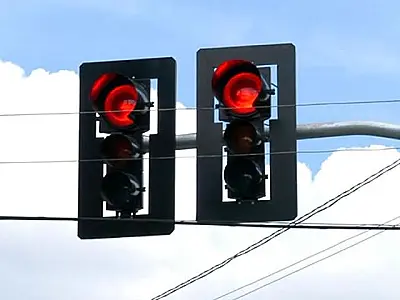 Semáforos de Dourados voltará a funcionar 24 horas