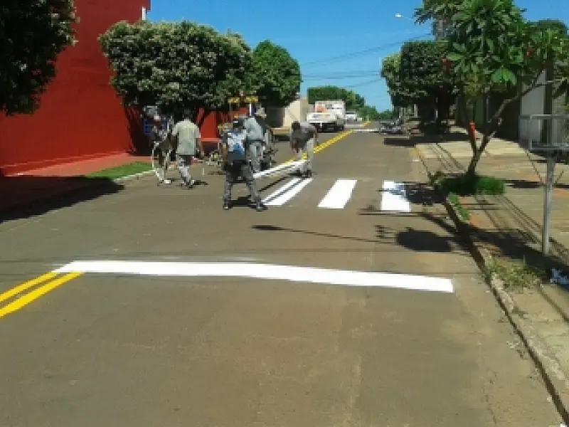 Prefeitura reforça pintura de sinalização de Campo Grande