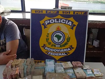 PRF prende homem com quase R$ 200 mil não declarados e 35 mil pacotes de cigarros