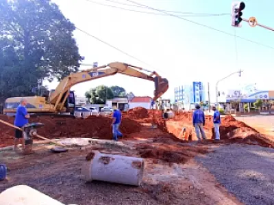 Rua Rui Barbosa continua interditada para obras