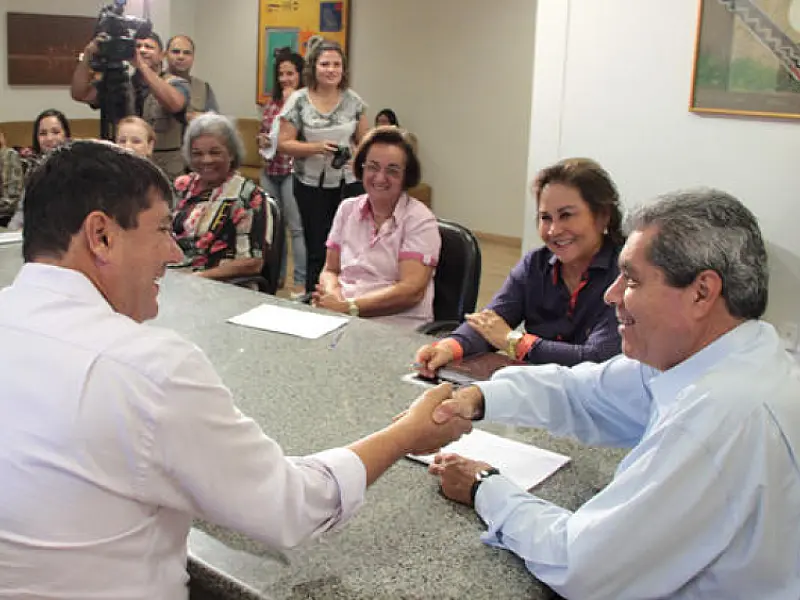 Governo altera local de inspeção médica e posse do concurso para professor