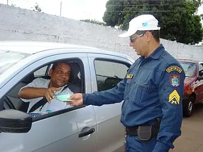 Ciptran recolhe 16 veículos em blitz na Costa e Silva