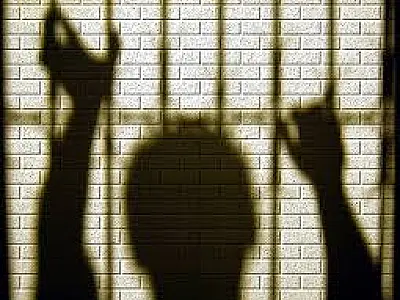 Senador quer aumentar tempo de internação de menores infratores