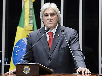 Reportagem sobre suposta delação de Delcídio divide opiniões na Câmara